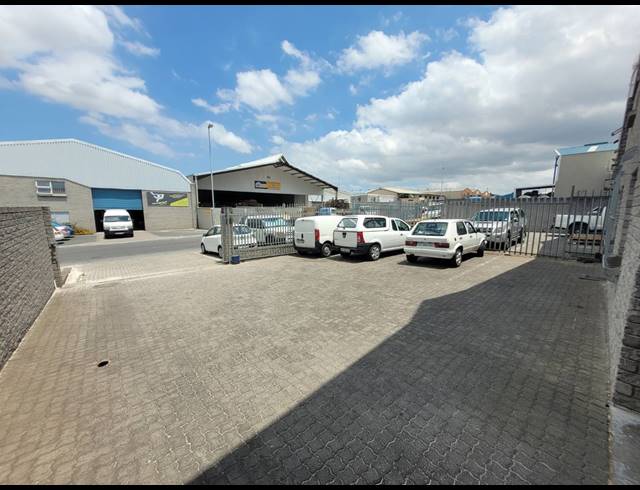 420M² WAREHOUSE TO LET IN STIKLAND INDUSTRIAL
